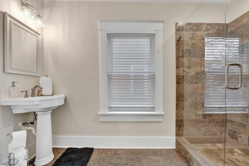 The Victorian - Elegant 3Br Home Near Overton Memphis Ngoại thất bức ảnh